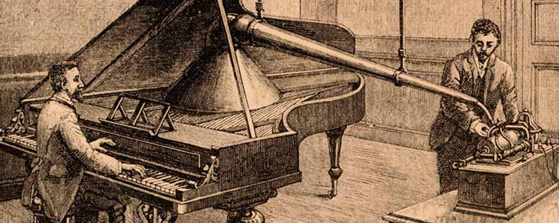 Pianoja e Parë